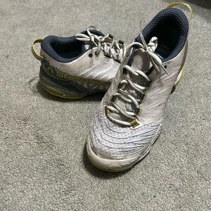 La Sportiva Akasha II size 6